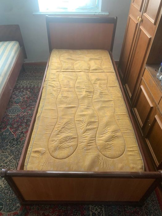 продается кровать