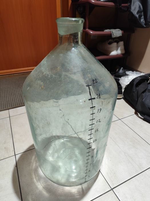 Бутыль стеклянный