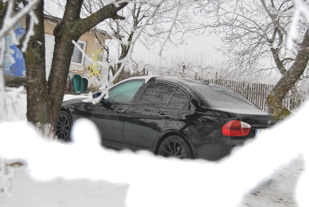 Vând Nikon D60 body +obiectiv