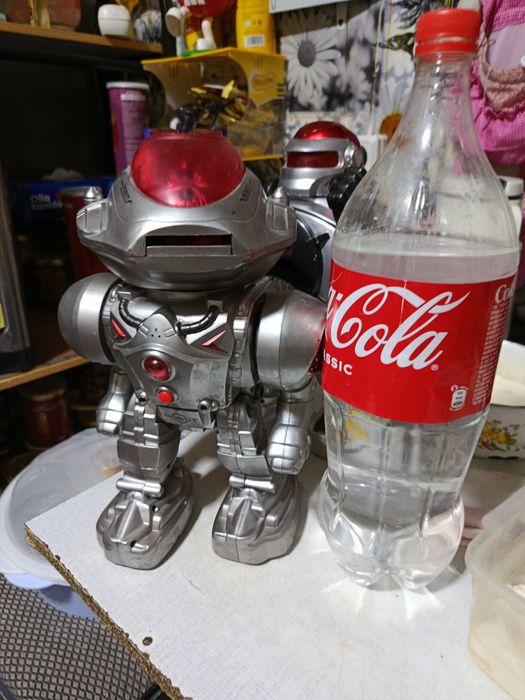 Продаются большие роботы