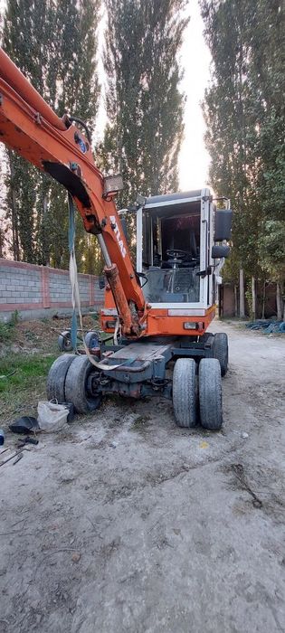 Ekskavator sotiladi 14000