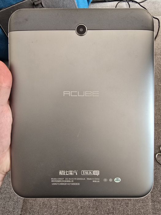 Таблет  U59GT с кожен калъф и клавиатура