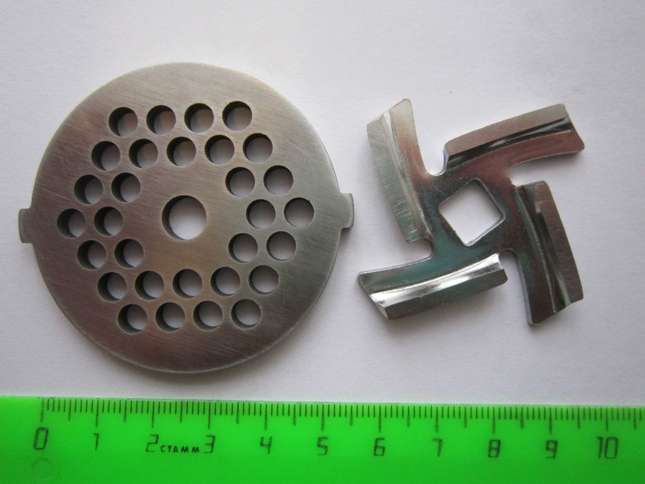 Ножи и решетки для мясорубки.