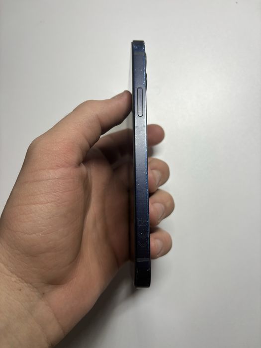 Продам айфон 12