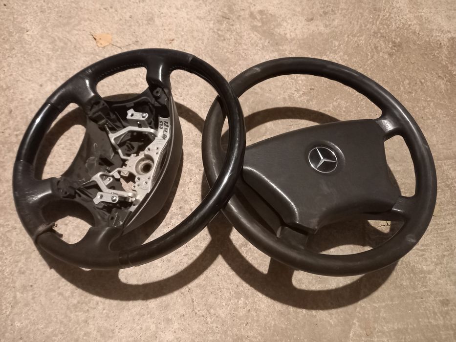 Рулевые колёса на Альфард и Мерседес.
