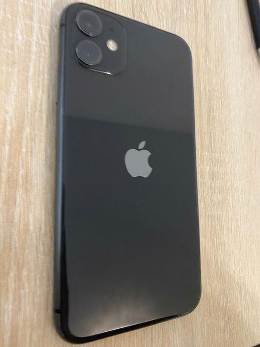 Продам айфон 11