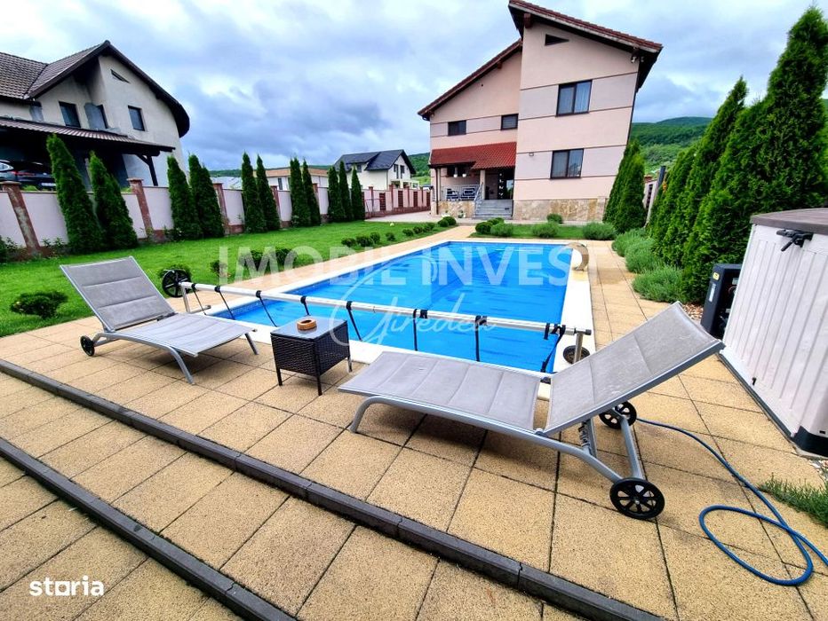 Casa individuala, 4 dormitoare, 340 mp Utili, Teren 1719 mp, garaj