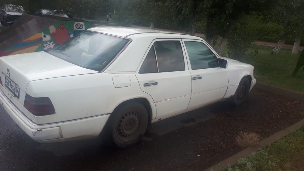 Мерседес Е200 в кузове w124