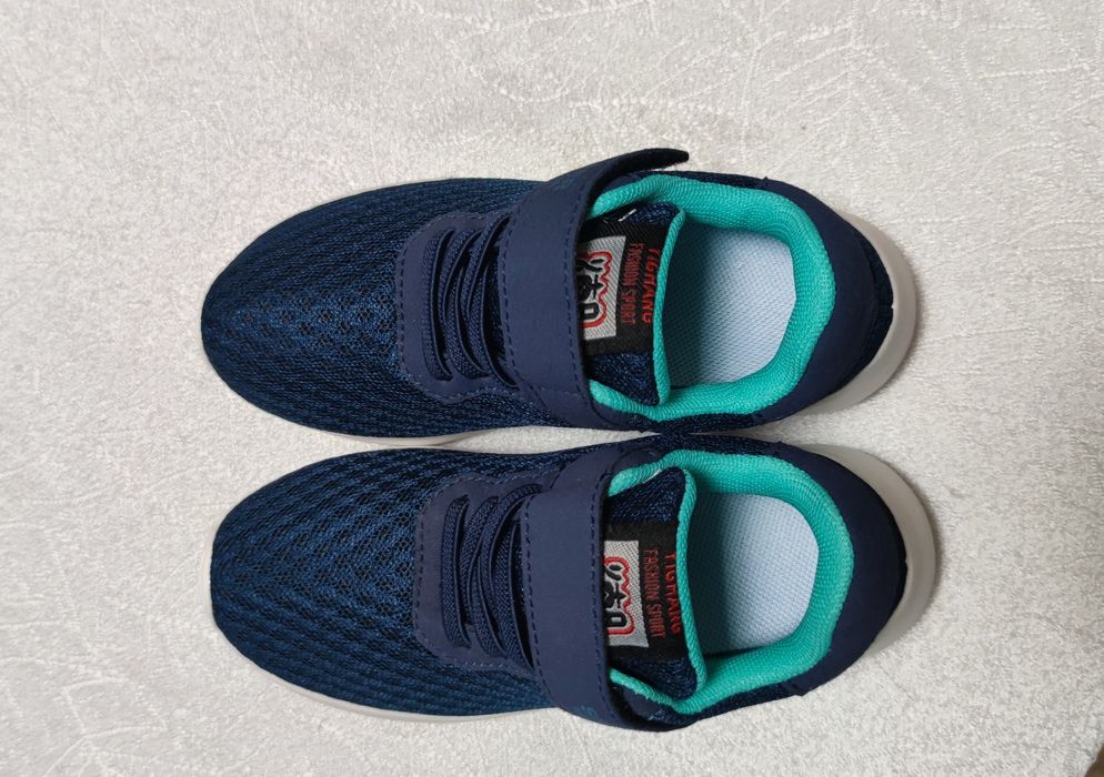 Детски маратонки НОВИ 2 броя, олекотени за момче