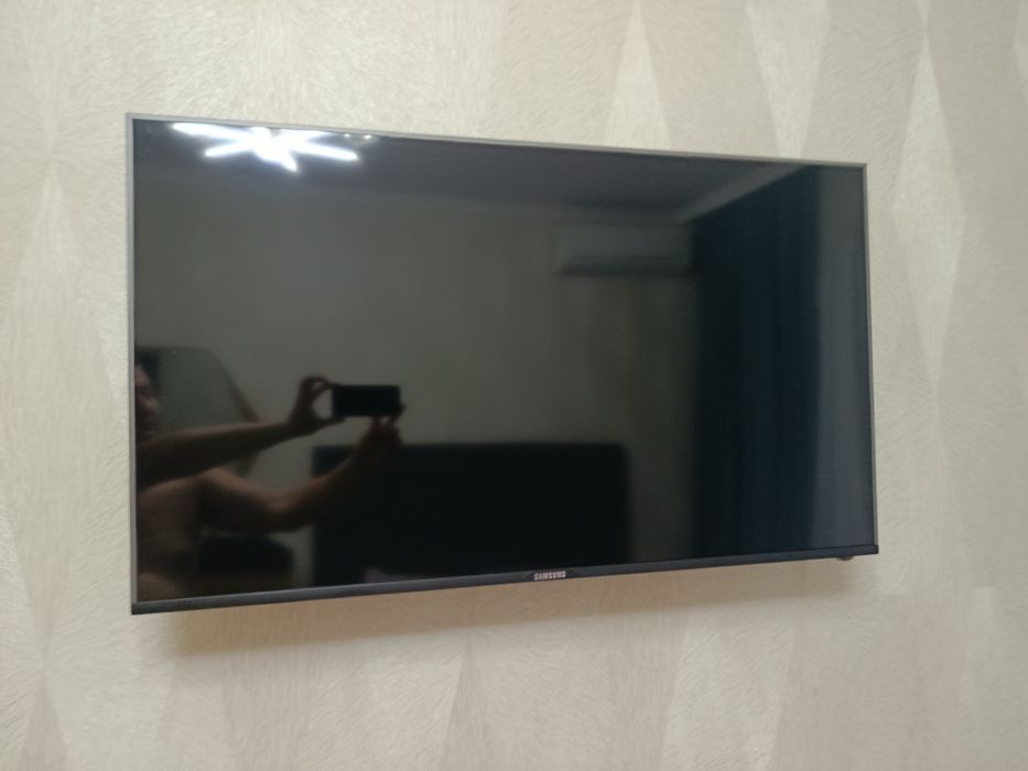 Продаю Телевизор Samsung 43 Дюйма нужно поменять дисплей