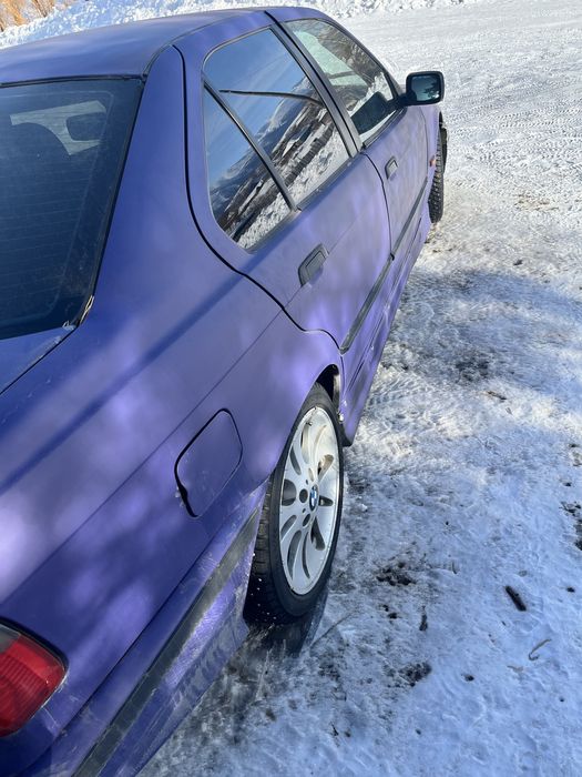 Продам бмв 318 на ходу