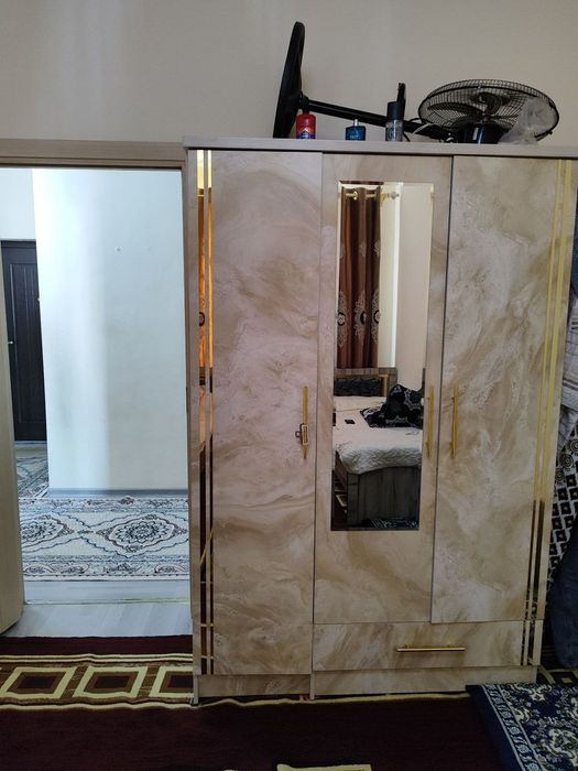 Срочно 3 хонали квартира сотилади!!!