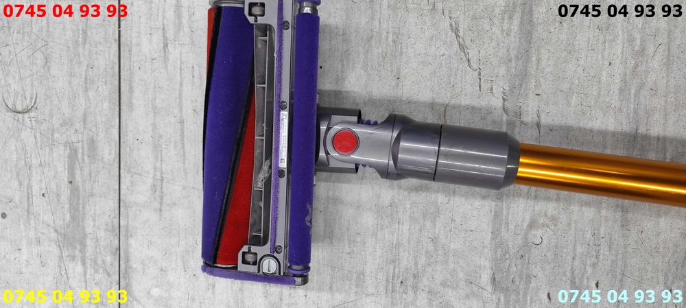 aspirator DYSON V10 functional fara incarcator