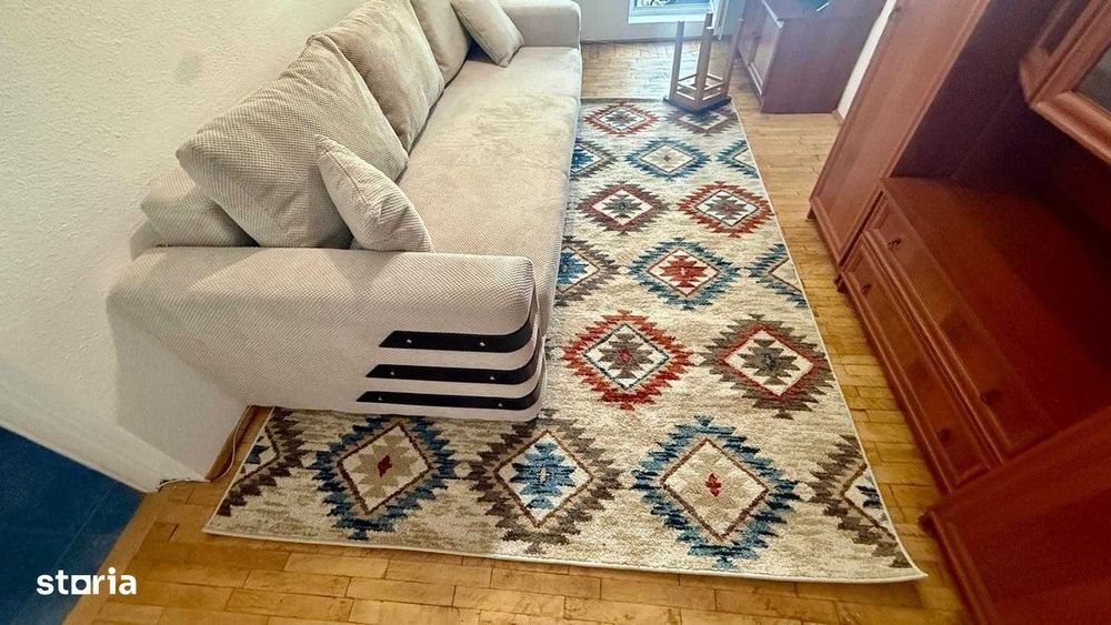 Apartament 1 camera 28 mp Podu Ros Cantemir 360 euro