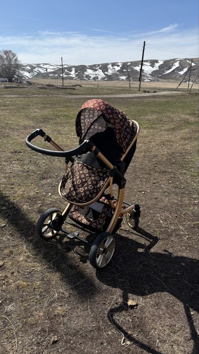 Коляска,жиналады