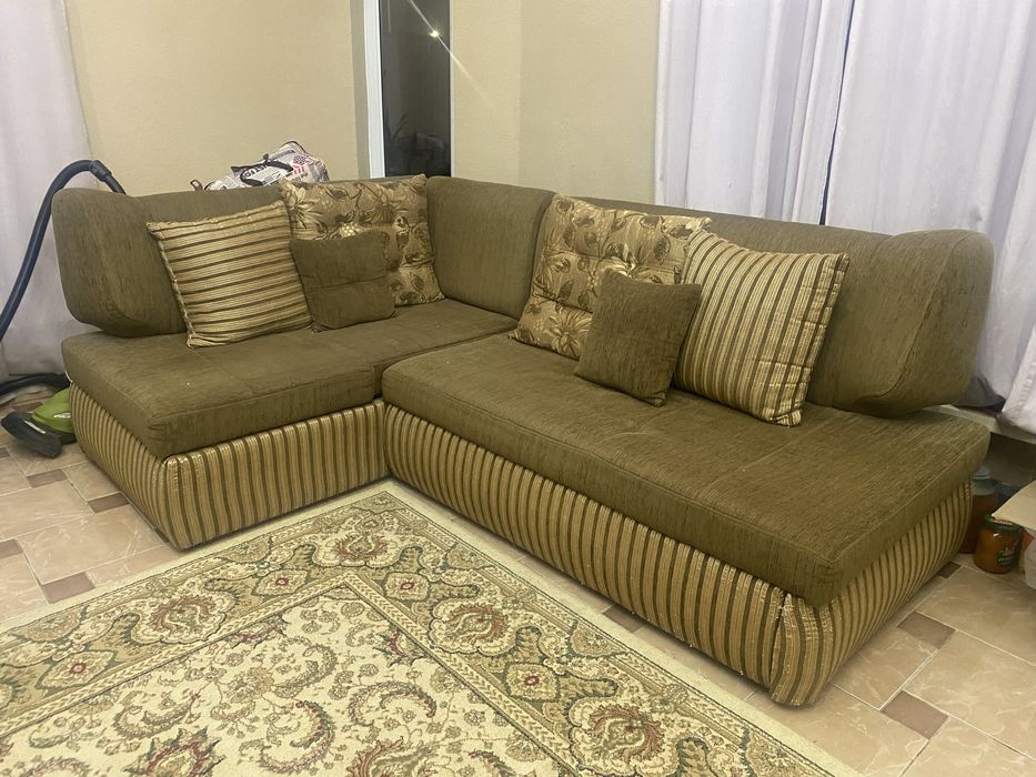 Диван в хорошем состояний