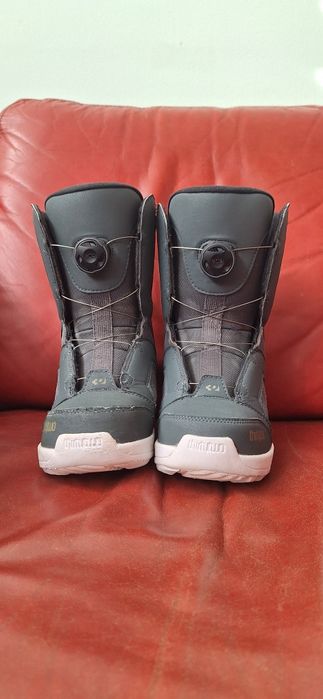 Vand placa snowboard cu boots thirtytwo boa