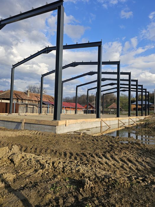 Vând structura metalica 40x14x5