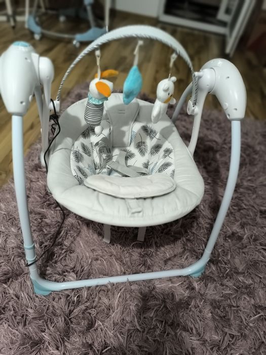 Balansoar bebelus cu muzica