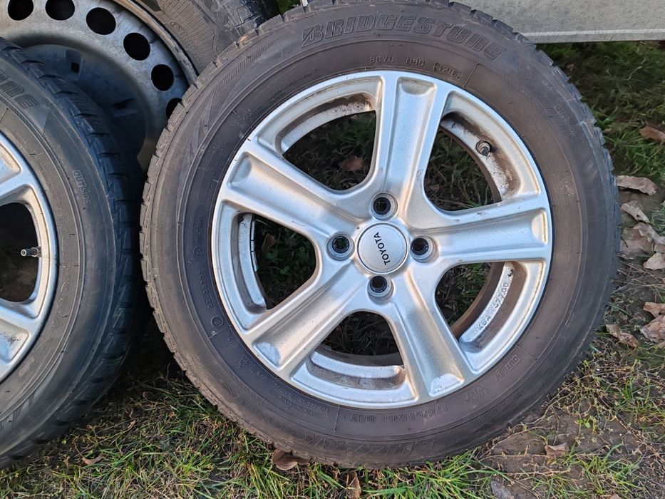 Toyota Yaris, Тойота 15 цола