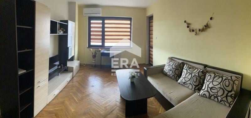 Дава се под наем Двустаен апартамент в Плевен, Идеален център - 65 кв.м за 306 € - Снимка #1