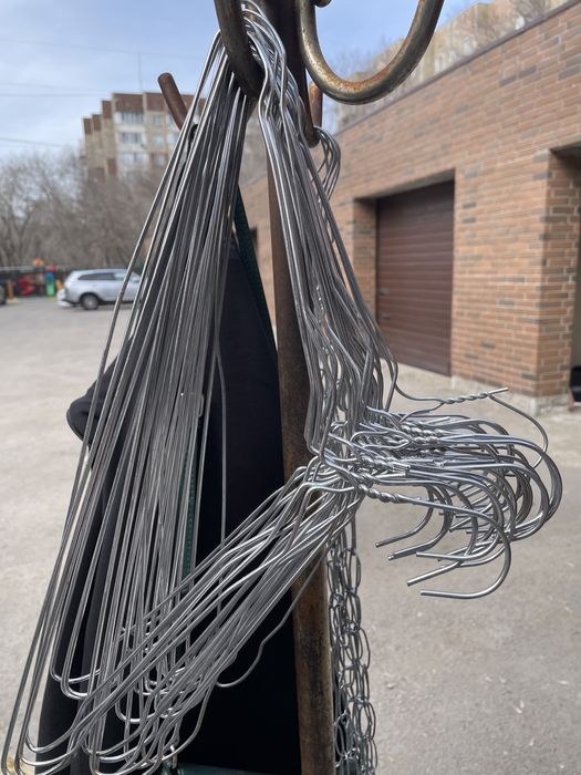 Продам вешалки и цепи