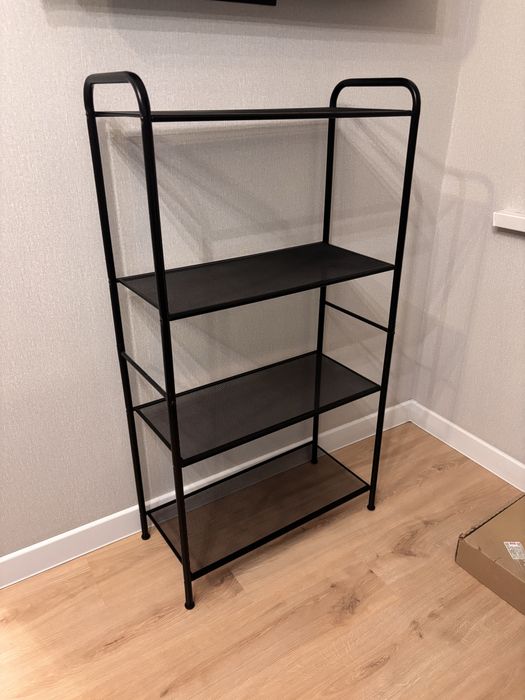 Железный стеллаж, полка