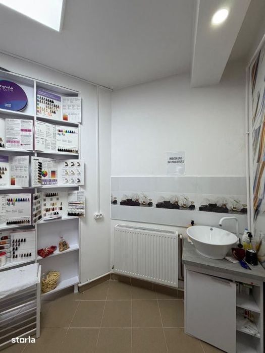 Salon de infrumusetare de vanzare, complet echipat si autorizat