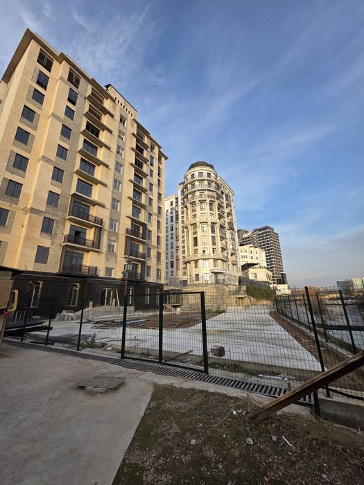 Продаётся нежилое помещение под офис.