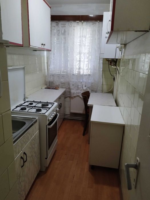 Închiriez apartament!