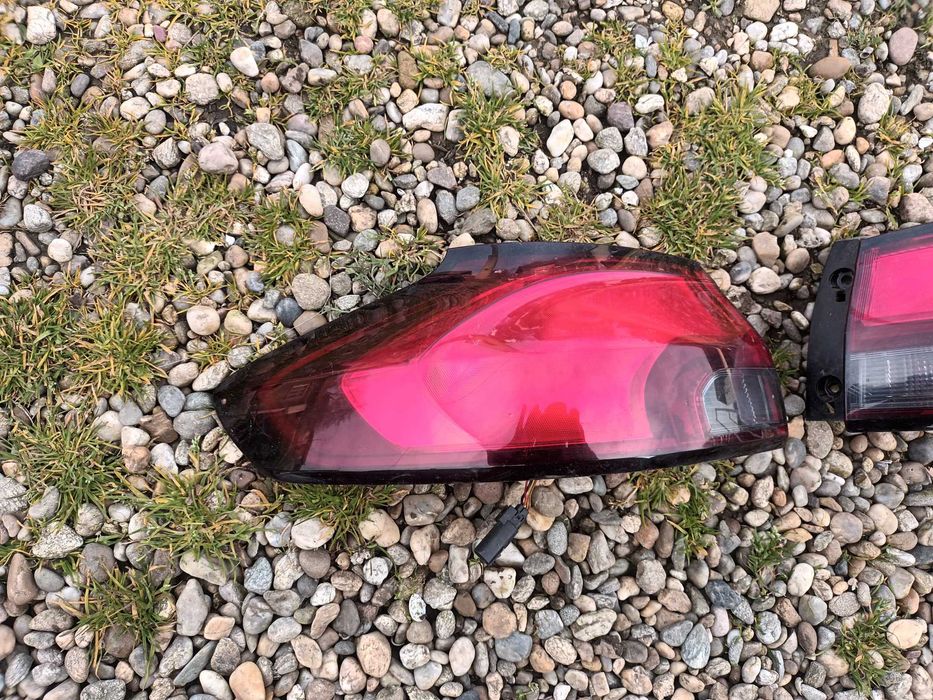 ляв и десен външен стоп за опел зафира ц OPEL ZAFIRA C