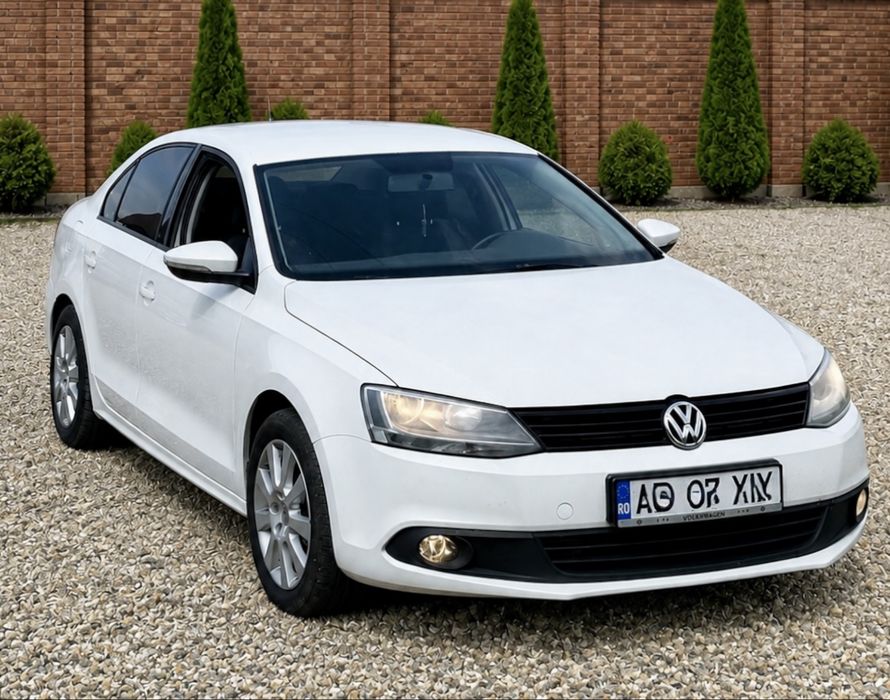 VOLKSWAGEN Jetta