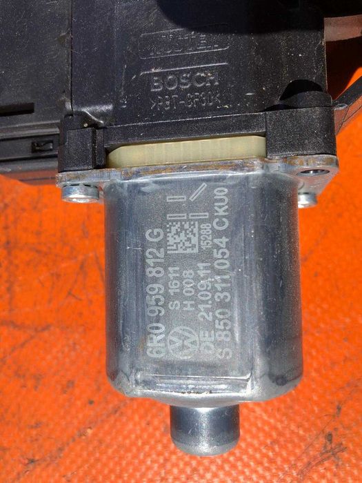 Motoras macara dreapta spate VW Polo 6R 2011 6R0959812G
