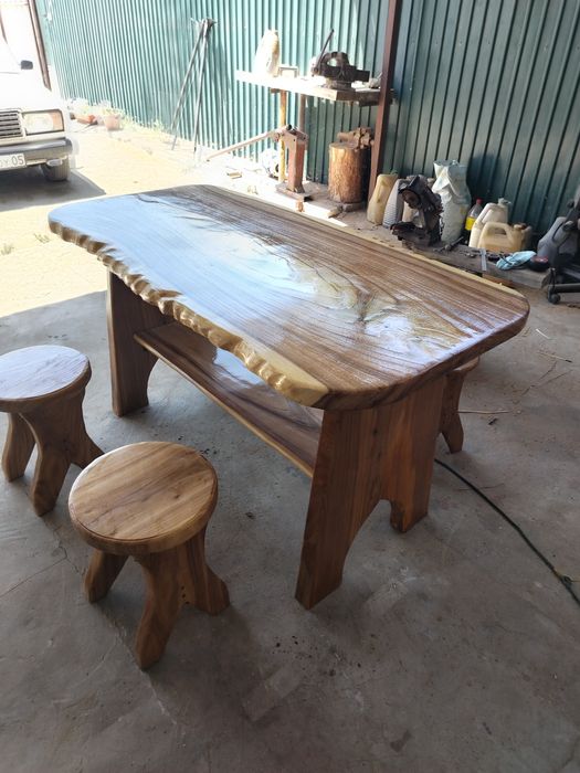 Продам Стол с карагача