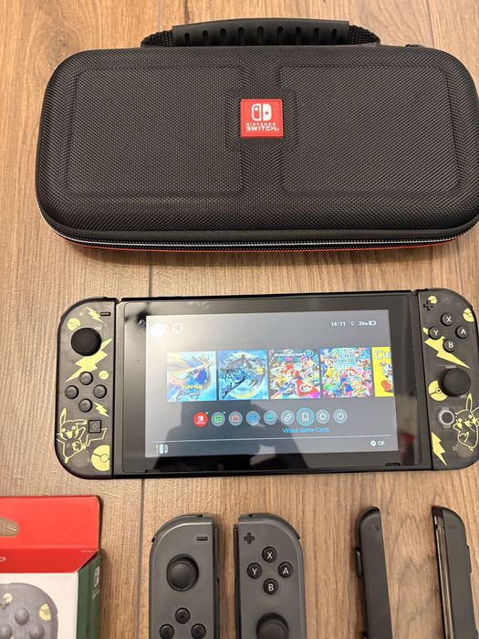 Nintendo Switch V1 Pokémon Bundle + 128GB + Joy-Con Pokémon + Dock + Husă + Jocuri