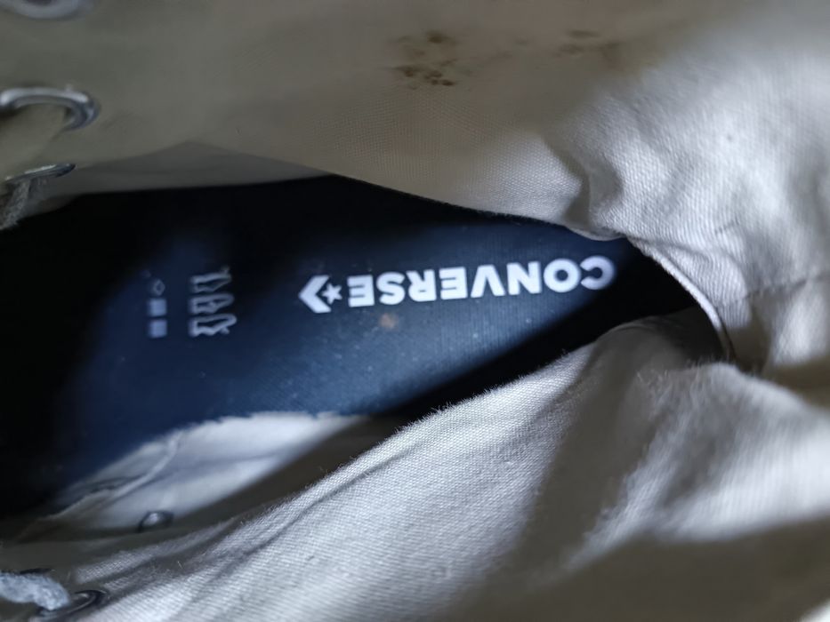 Обувки за големи крака