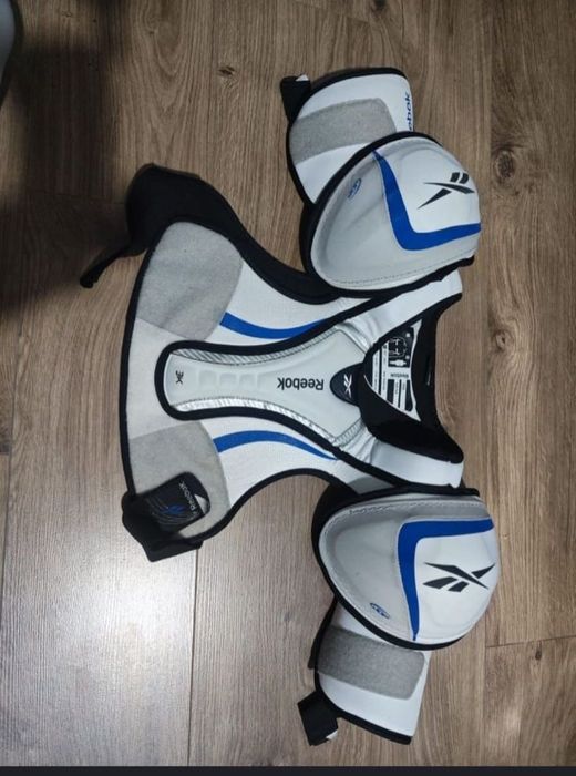 Нагрудник хоккейный