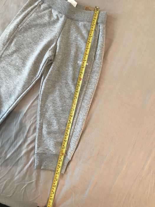 Pantaloni bermude Reebok noi