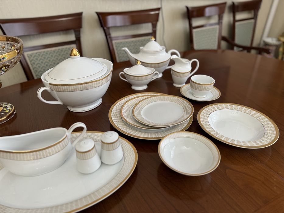 Японский сервиз на 12 персон.