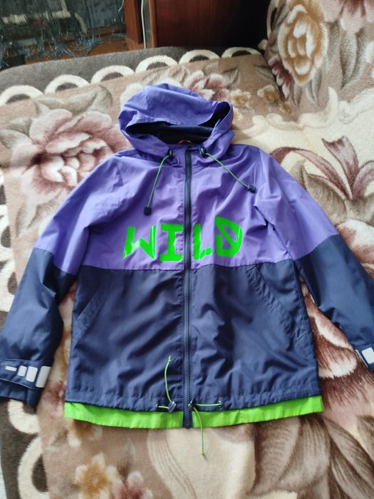 Продам ветровку.