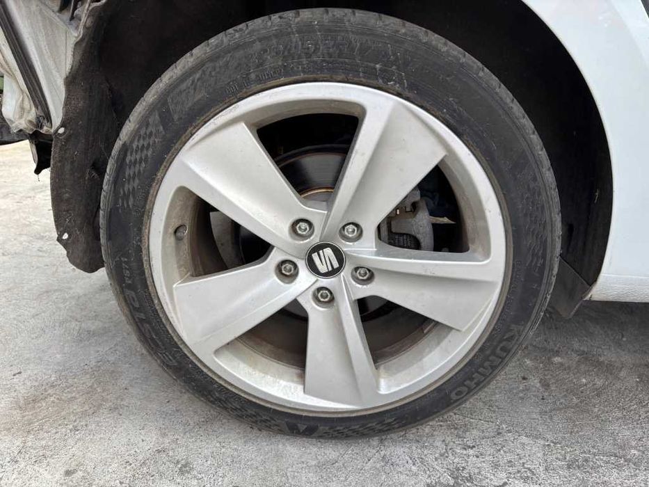 Jante Aliaj Originale Seat Leon 17 Inchi 5x112 cu Anvelope Vara 225 45 R17  7J ET:49 Star