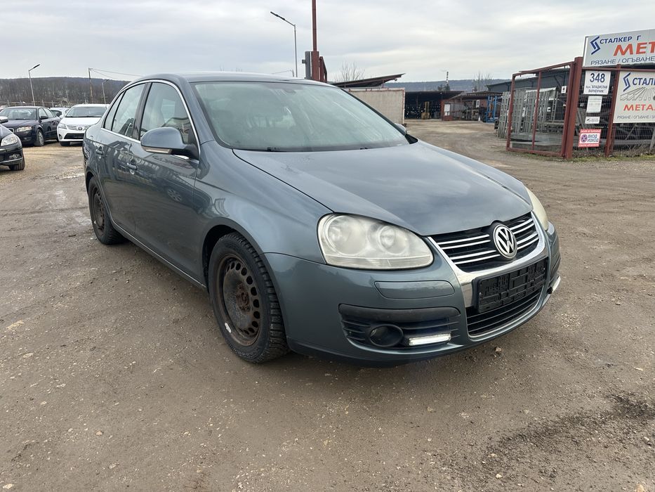 VW Jetta 1.6fsi - НА ЧАСТИ