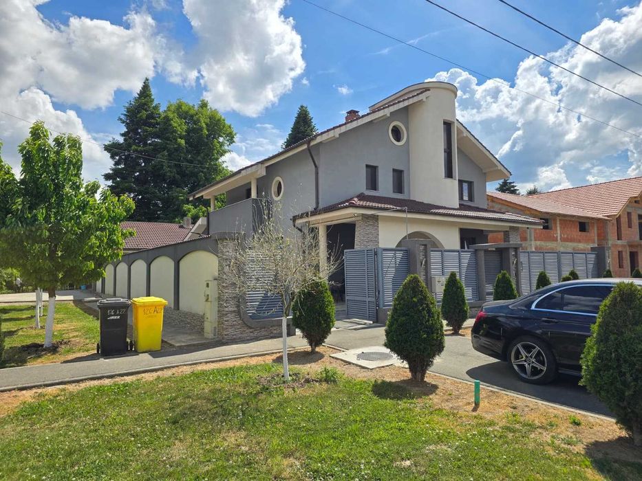 CASA DE VANZARE CARTIER MAPN,Arhitectura deosebita,4 nivele,269 MP utili,gata de locuit.