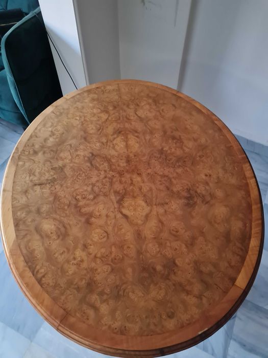 Дървена антикварна маса