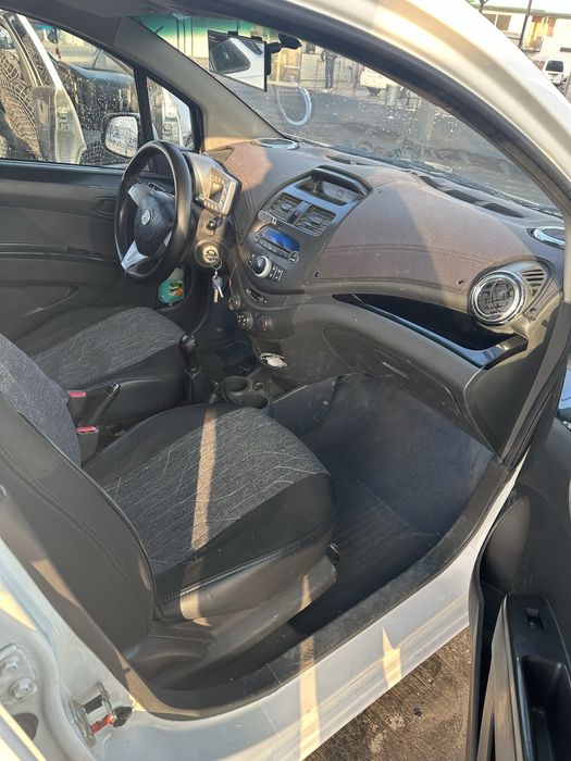 Spark 2012 Oq Metan Gaz bor, Sotiladi Yoki Abmen