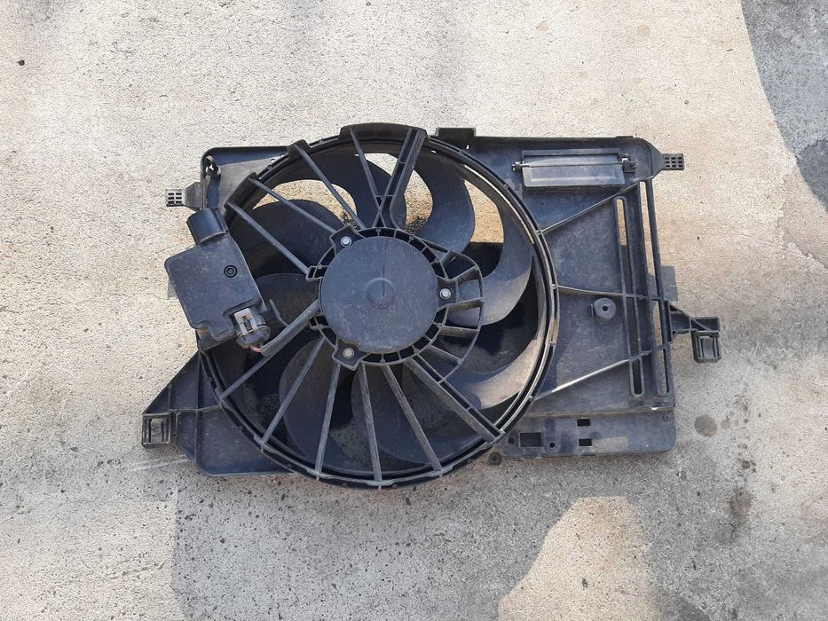 electroventilator 1.5 tdci ford focus 3 facelift 8v61-8c607-ed