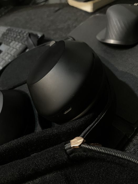 Наушники - Sony 1000XM5