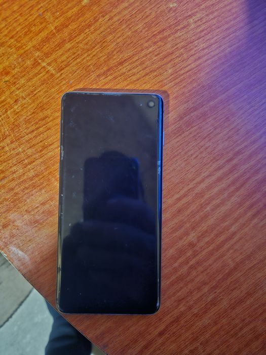 Самсунг с 10 ...