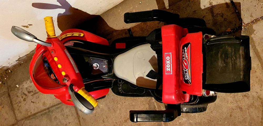 Детский электромобиль