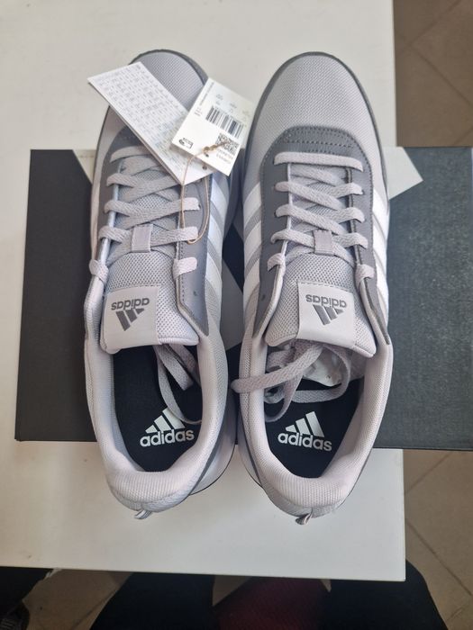 Vand Adidas nou la cutie nr 46
